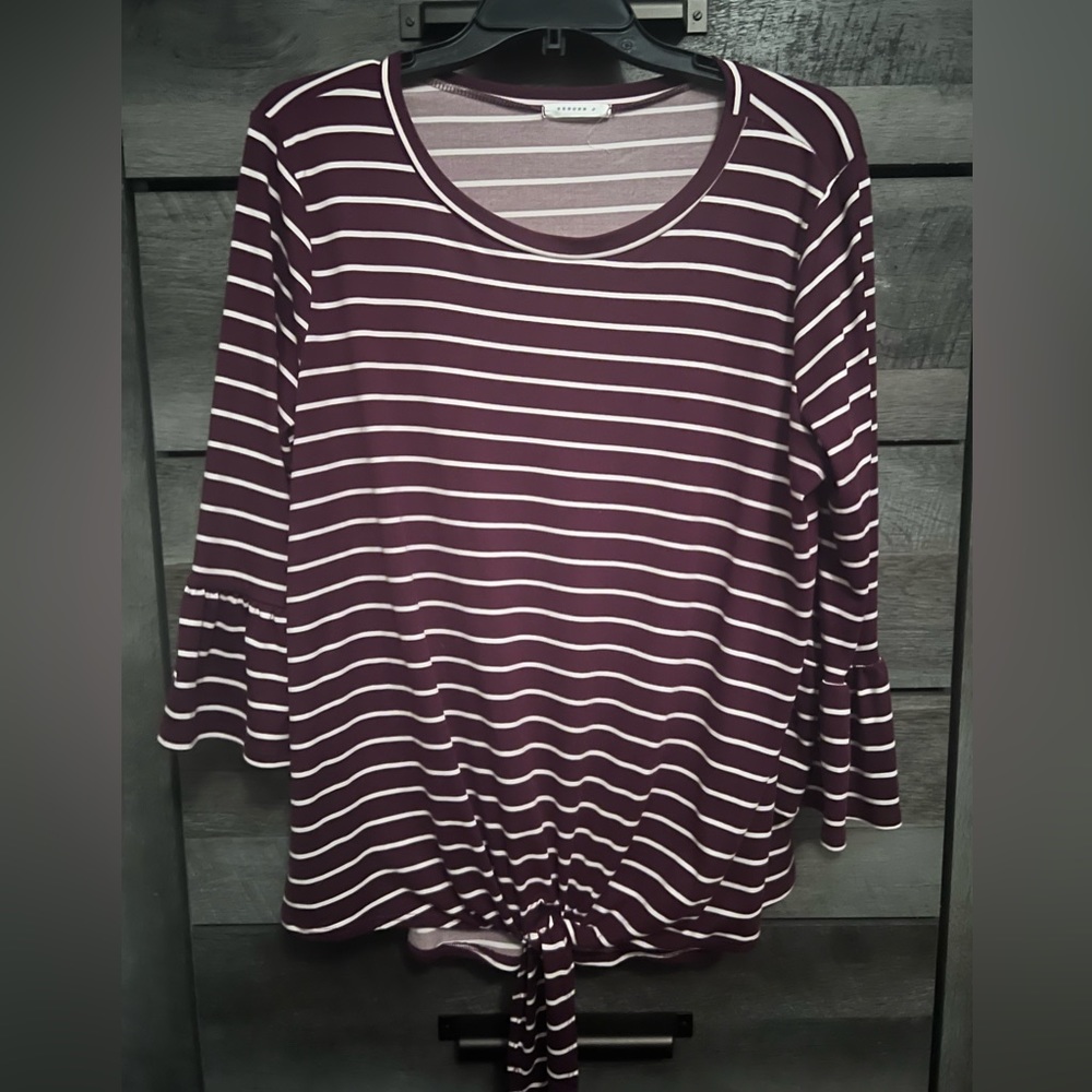 Maroon and white striped tie front top